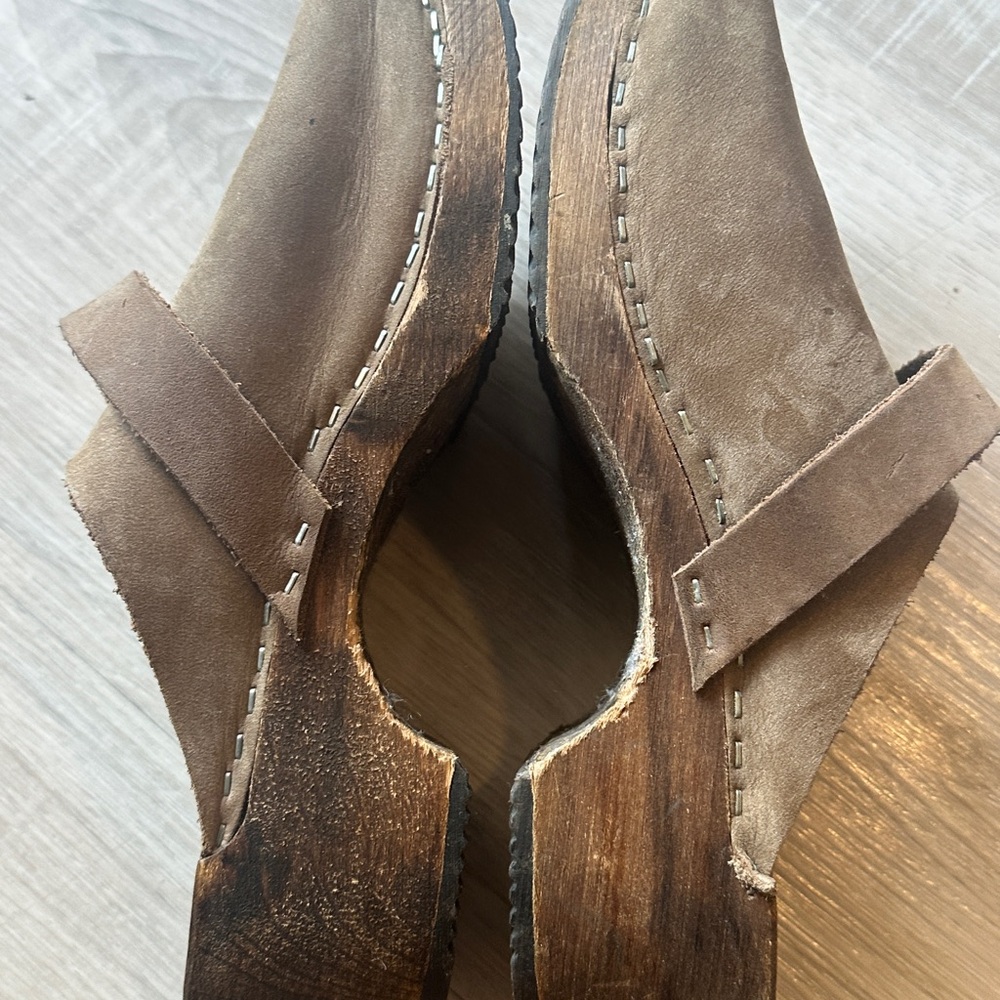 Swedish suede tan Women's Clogs